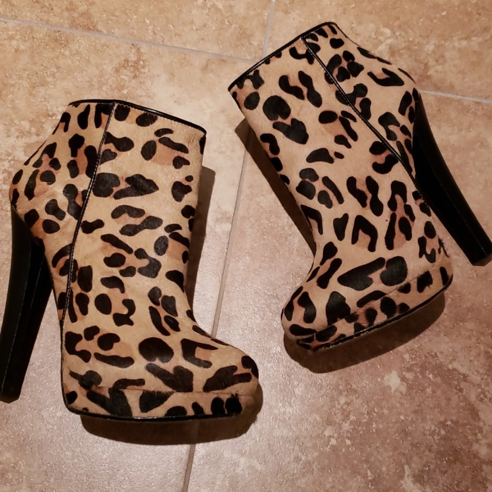 Zara leopard ankle bootied size 37